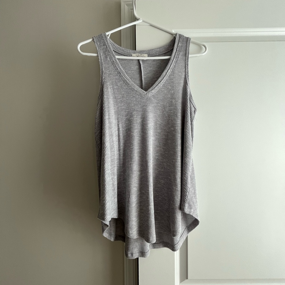 Z Supply top size Medium. Good condition. Smoke free pet free home